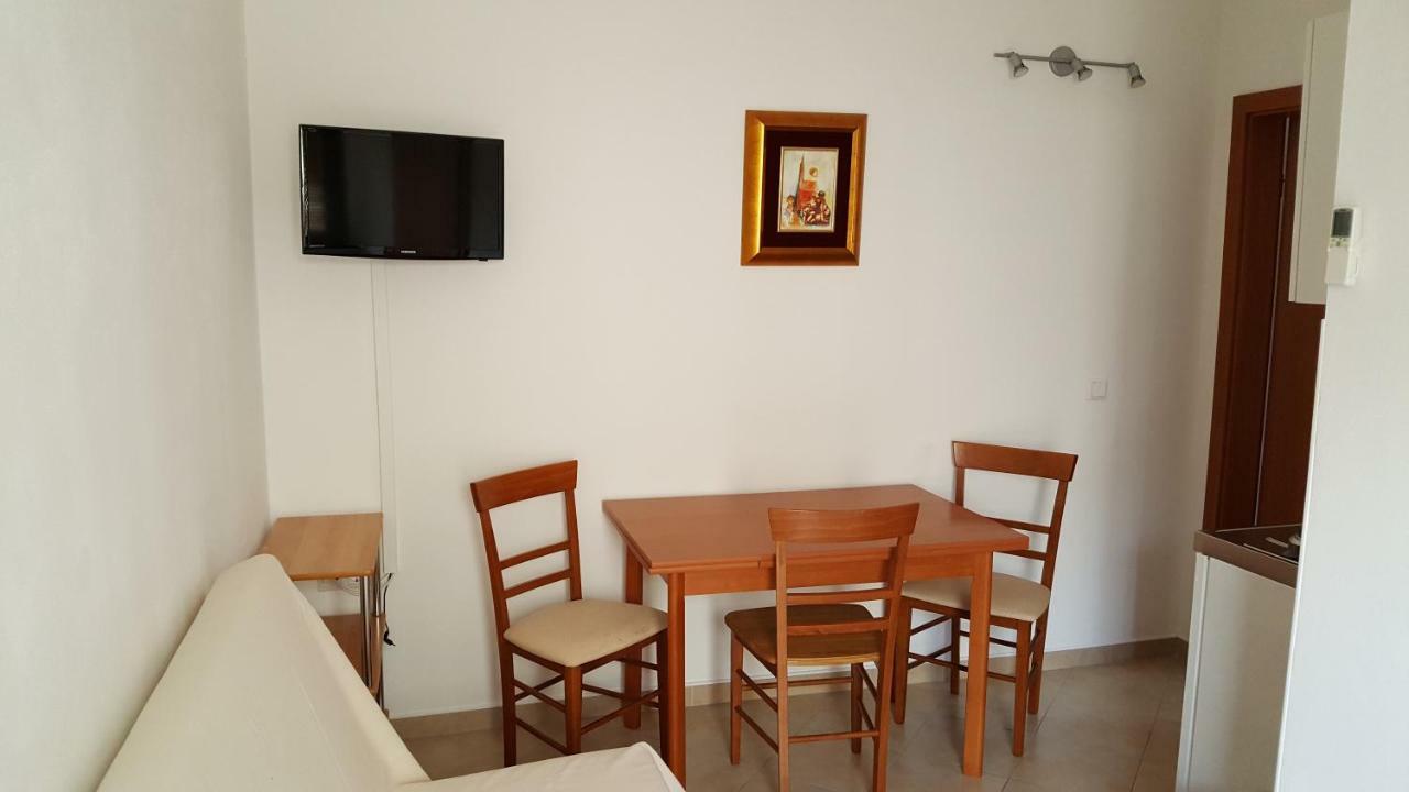 Apartmani M&M Биоград на Мору Екстериор снимка