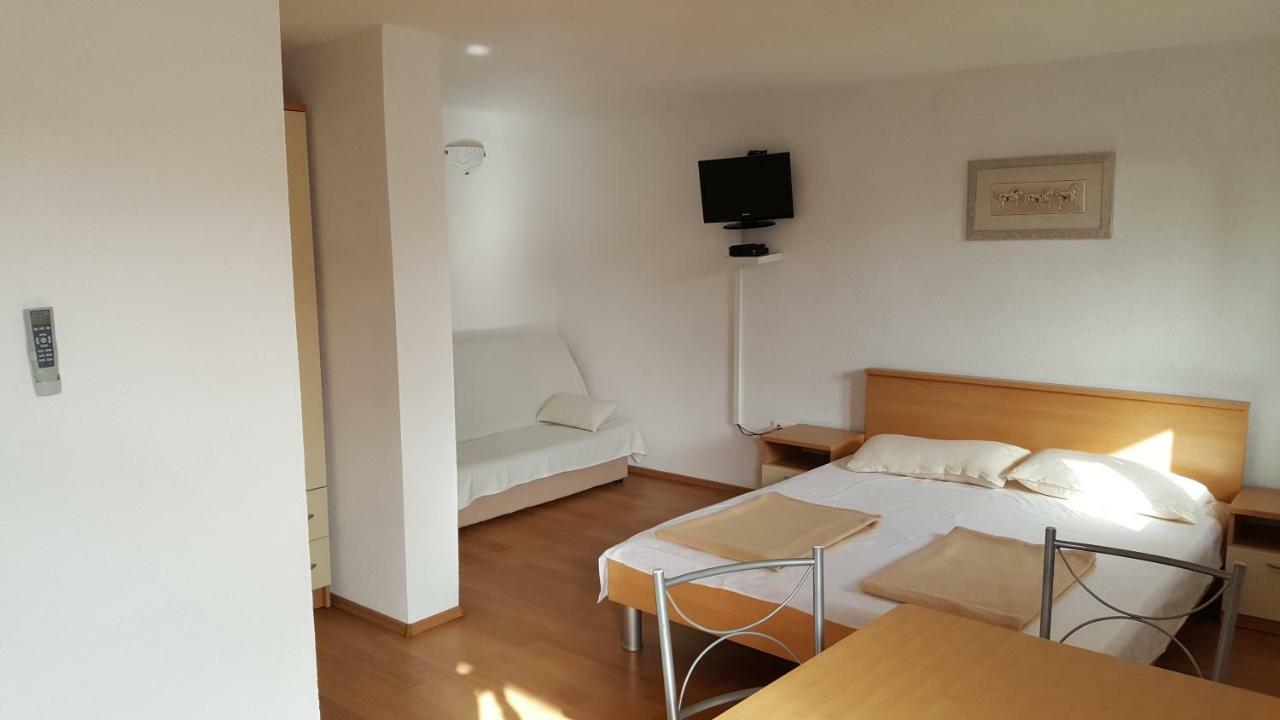 Apartmani M&M Биоград на Мору Екстериор снимка