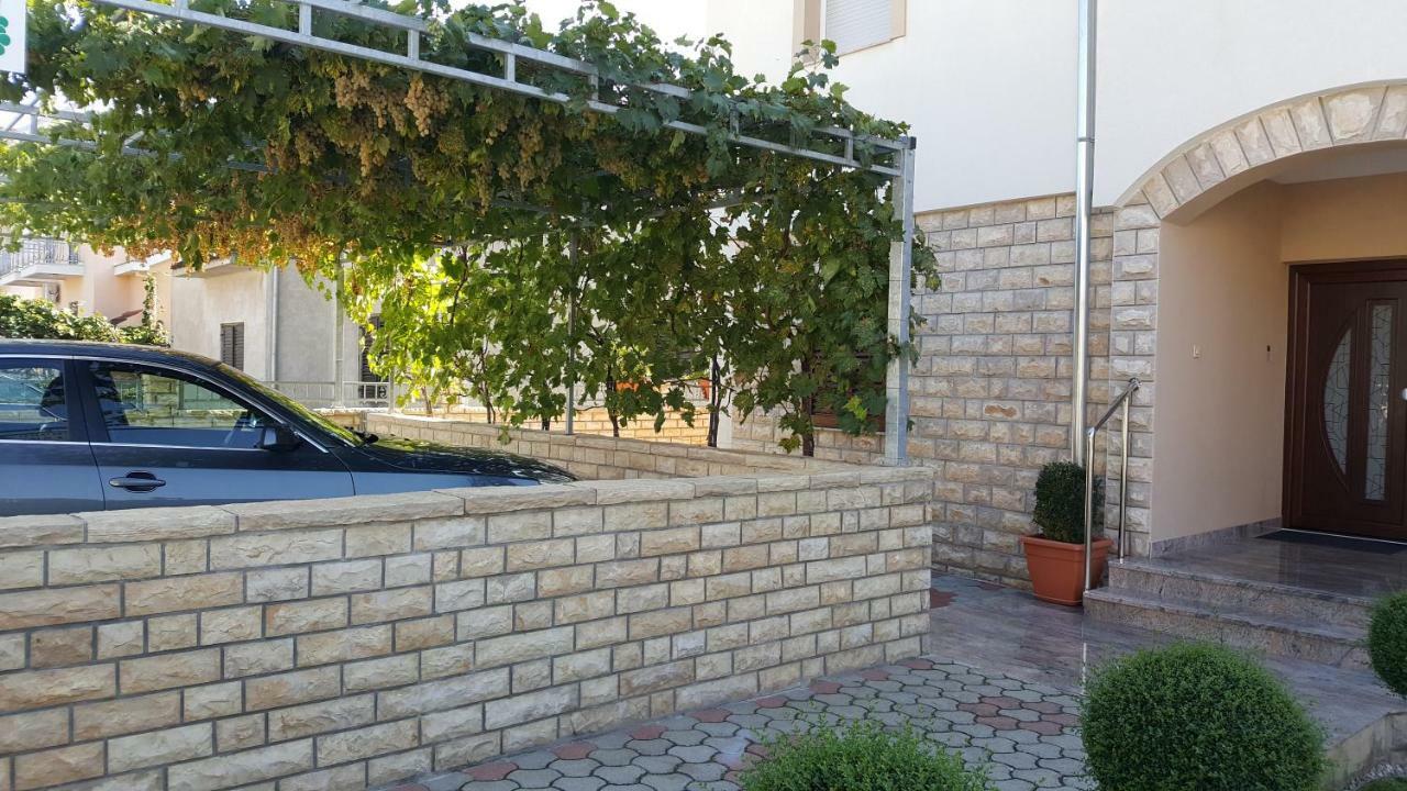 Apartmani M&M Биоград на Мору Екстериор снимка